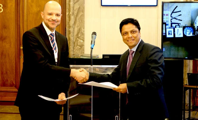 ITFC official signed the MoU with Ratnakar Adhikari, executive director of the executive
secretariat for the EIF.