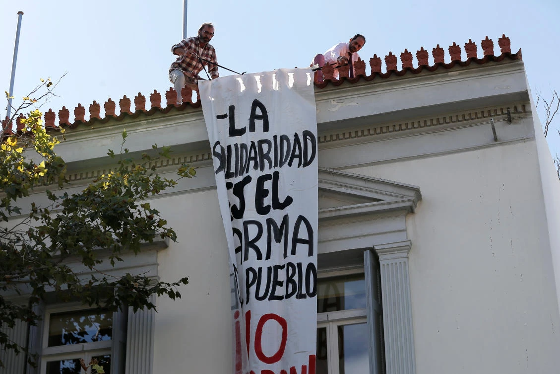 Pro-Catalonia anarchists enter Spanish embassy in Athens