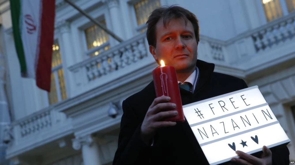 Richard Ratcliffe, husband of imprisoned charity worker Nazanin Zaghari-Ratcliffe, poses for the media during an Amnesty International-led vigil outside the Iranian Embassy in London, Jan. 16, 2017. (AP)