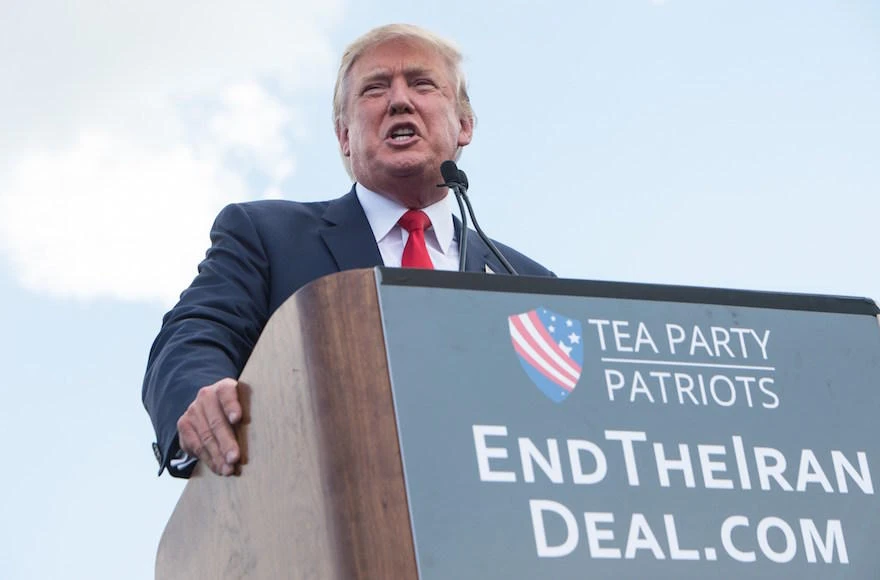 Donald Trump speaking at a rally organized by the Tea Party Patriots against the Iran nuclear deal in front of the Capitol in Washington, D.C., Sept. 9, 2015. (AFP)