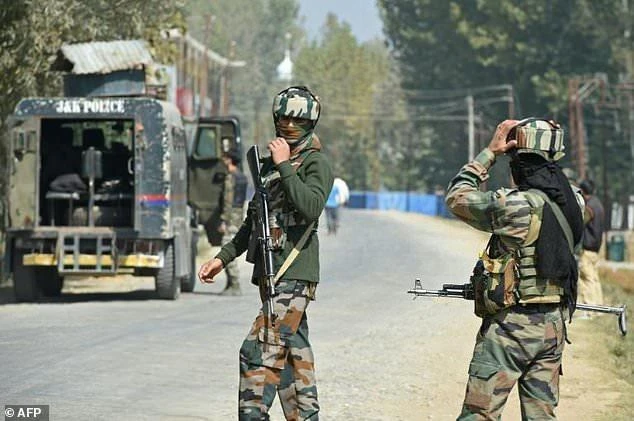 The gunfight is the latest in a string of deadly shootouts between Indian forces and suspected insurgents during an upsurge in violence in restive Kashmir. (AFP)