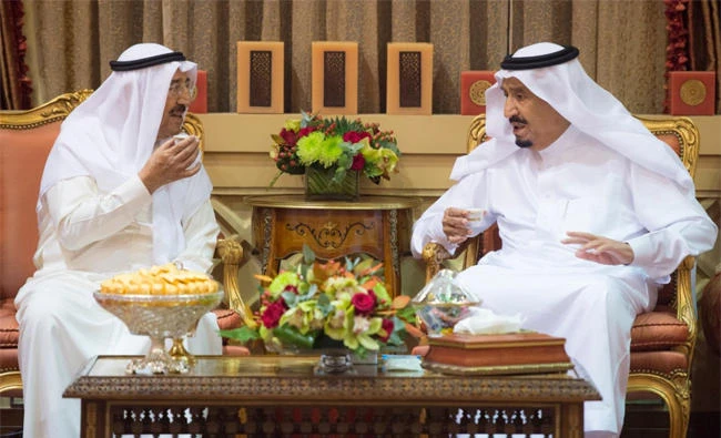 King Salman receives Emir of Kuwait