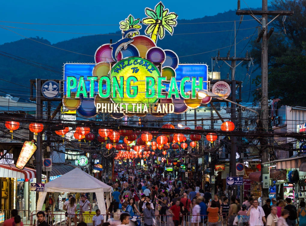 Smoking to be stubbed out on Thai beaches