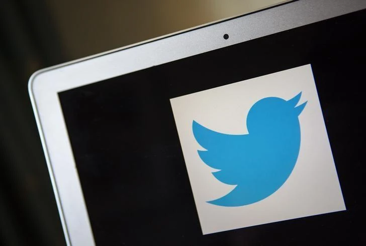 A portrait of the Twitter logo in Ventura, California on December 21, 2013. (File photo by Reuters)