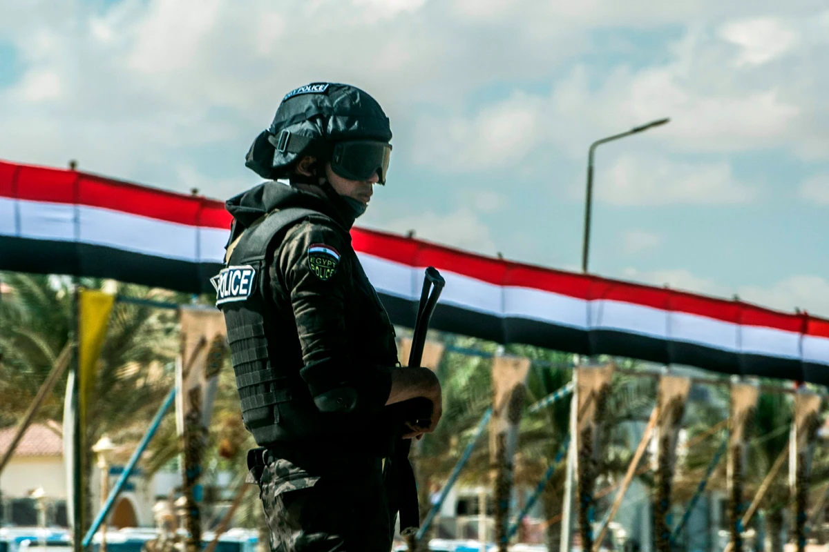 Egyptian policemen, militants killed in heavy clashes