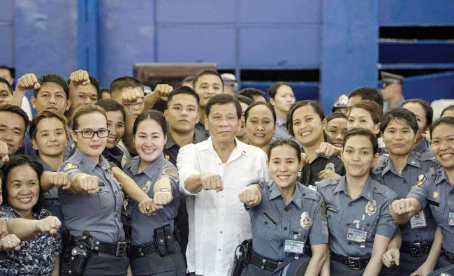 Duterte says he will shoot criminals