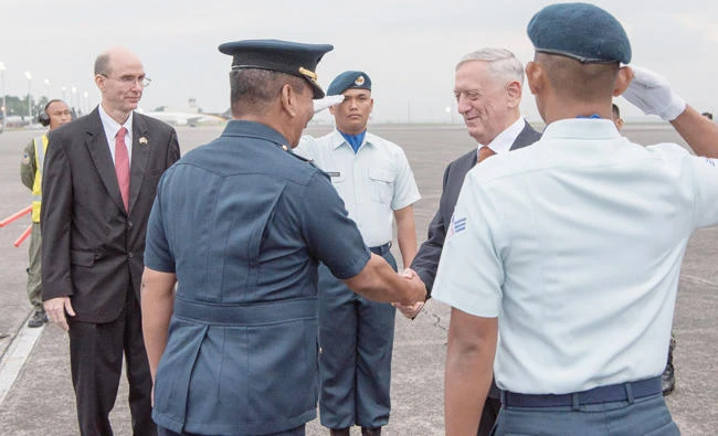 US Defense Secretary Jim Mattis is greeted by Philippine defense officials after arriving in Clark, Angeles City, Pampanga on Monday. (US Department of Defense photo)
