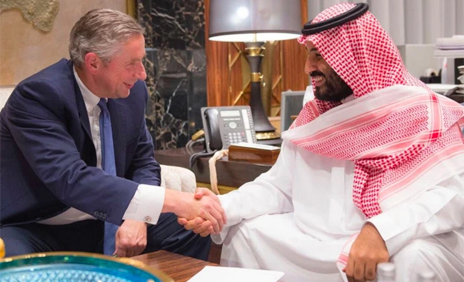 Saudi Arabia announces $500 billion city of robots and renewables