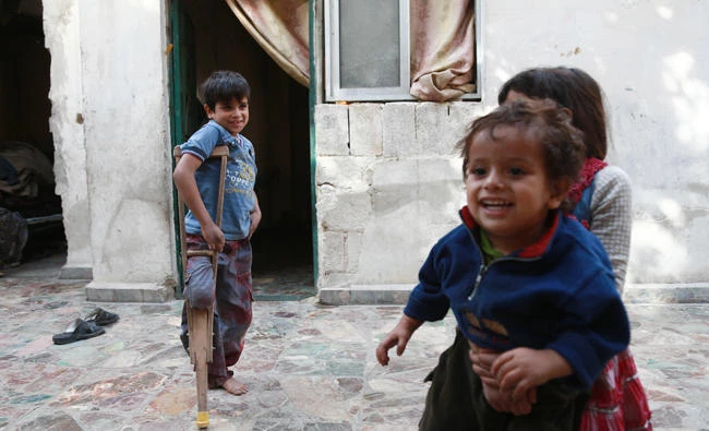 Hot water for dinner in hunger-hit besieged Syria town