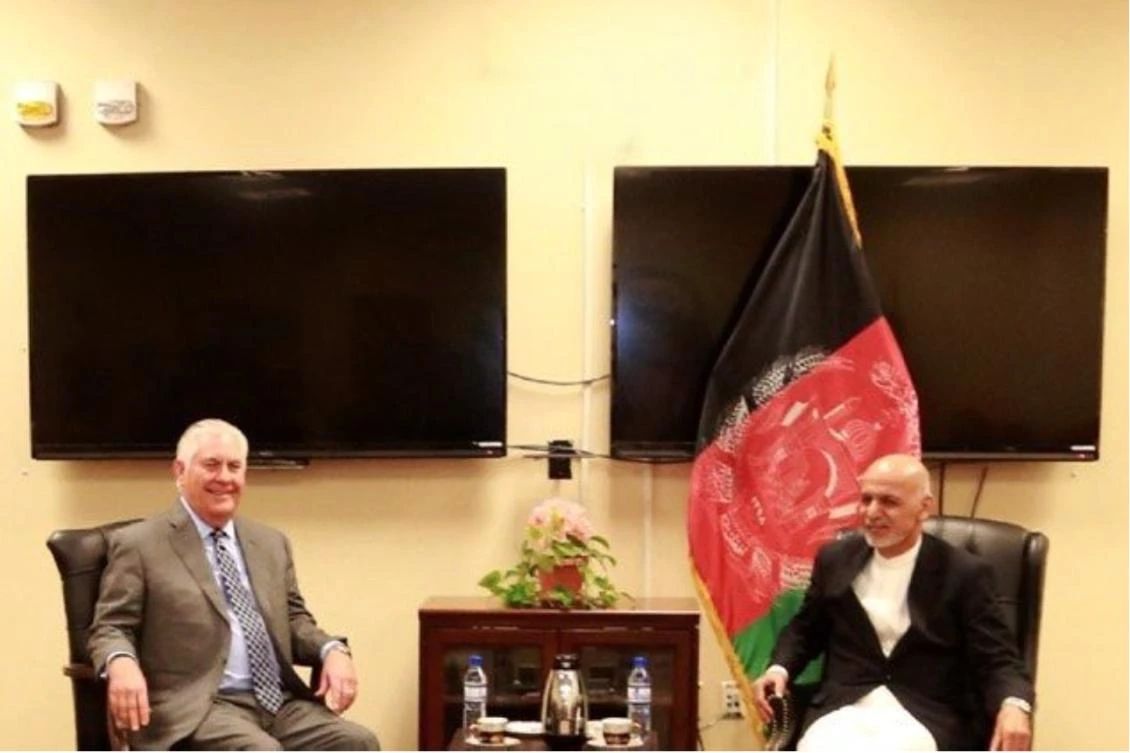 Afghan government under fire for altering image of president’s meeting with US official