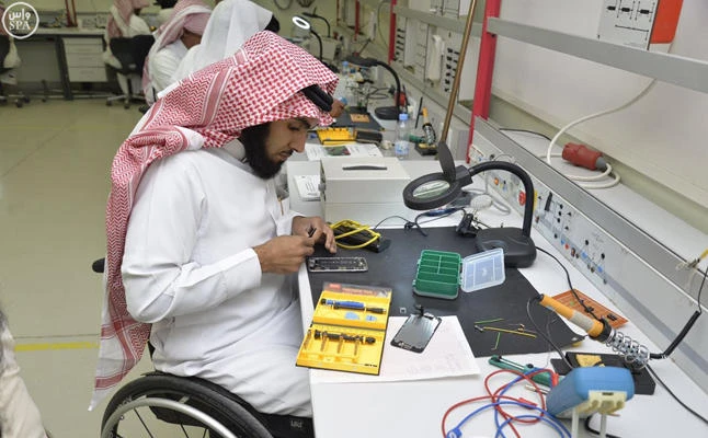Gifted and talented people with disabilities will now have a chance to compete in the labor market under a training program backed by the Saudi government. (SPA file photo)