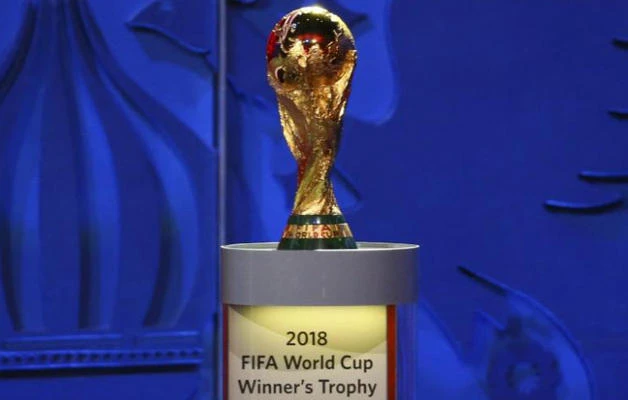 The World Cup Trophy is seen during the preliminary draw for the 2018 FIFA World Cup at Konstantin Palace in St. Petersburg, Russia on July 25, 2015. (File photo by Reuters)