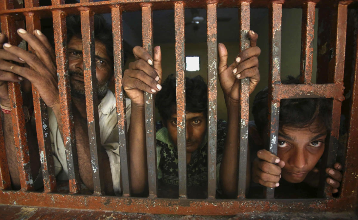 Pakistan frees 68 Indian fishermen held for trespassing