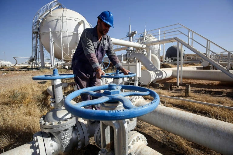 Oil exports from Iraq’s southern fields reached to 3.240 million barrels per day in September. (Reuters)