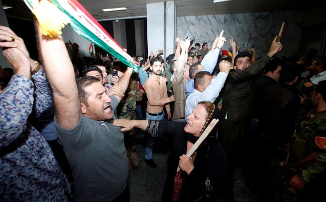 High drama at Iraqi Kurdistan parliament as lawmakers meet to approve Barzani's resignation