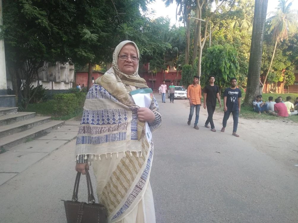 Breast cancer survivor Dr. Akhtarunnessa Chowdhury told her story of hope and perseverance. (Photo courtesy: Shehab Sumon)