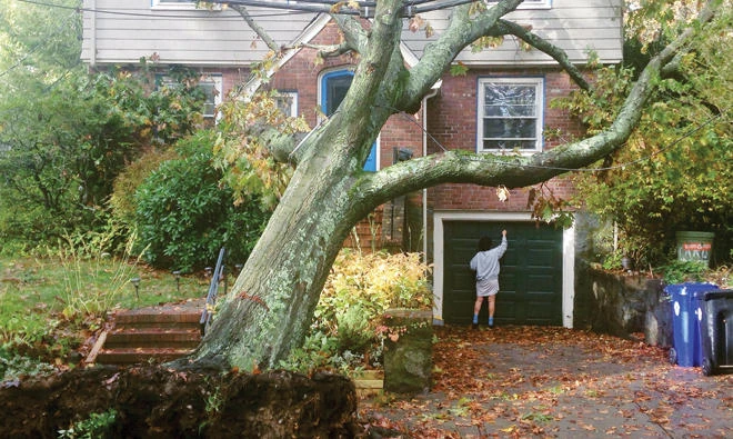 300,000 people without power as severe weather sweeps through northeast US