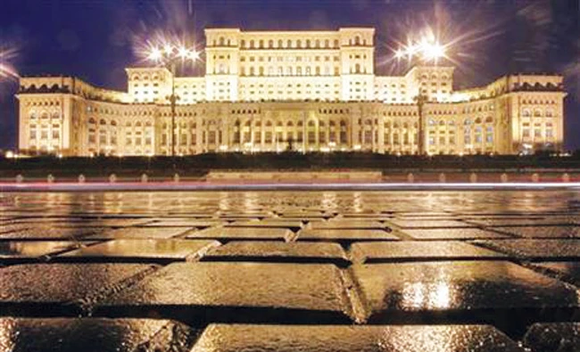 Romania: Press groups urge Parliament to reject media law