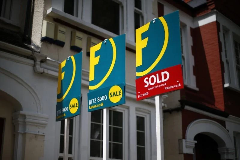 UK house prices rose 2.5 percent on the year compared with 2.3 percent in September. (Reuters)