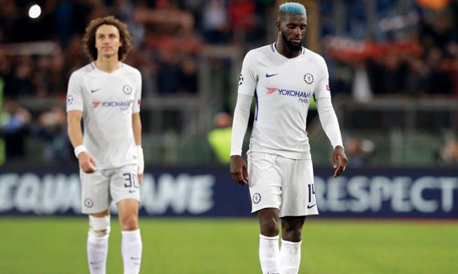 Tiemoue Bakayoko and David Luiz after the heavy defeat to Roma in the Italian capital sum up the current mood at Stamford Bridge. (AP)
