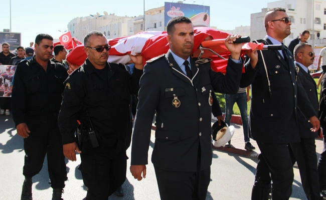 Tunisia policemen protest to demand ‘protection’
