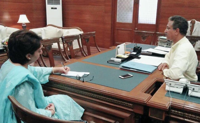 Karachi Mayor Waseem Akhtar speaks to Arab News during an exclusive interview. (AN photo)