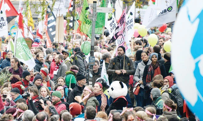 25,000 protesters join rally against global warming