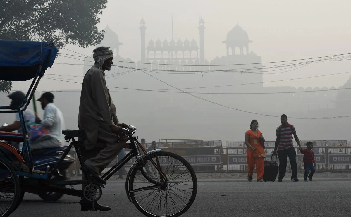 According to a 2016 World Bank report, nearly 1.4 million people died in India due to air pollution in 2013, causing an economic loss worth 7.7 percent of the nation’s GDP. (AFP)