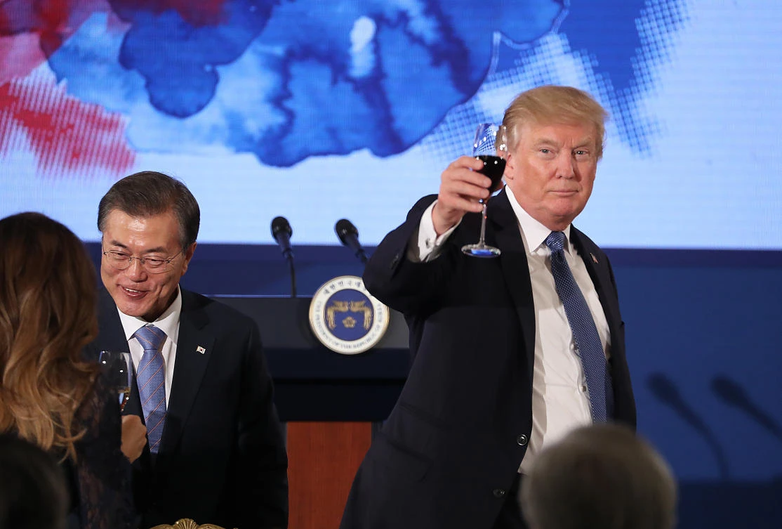 U.S. President Donald Trump and South Korean President Moon Jae-in toast at the start of a dinner at the Blue House in Seoul, South Korea, Tuesday, Nov. 7, 2017. Trump is on a five country trip through Asia traveling to Japan, South Korea, China, Vietnam and the Philippines. (AP)