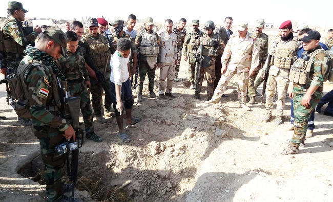 Mass graves holding 400 Daesh victims found in Iraq