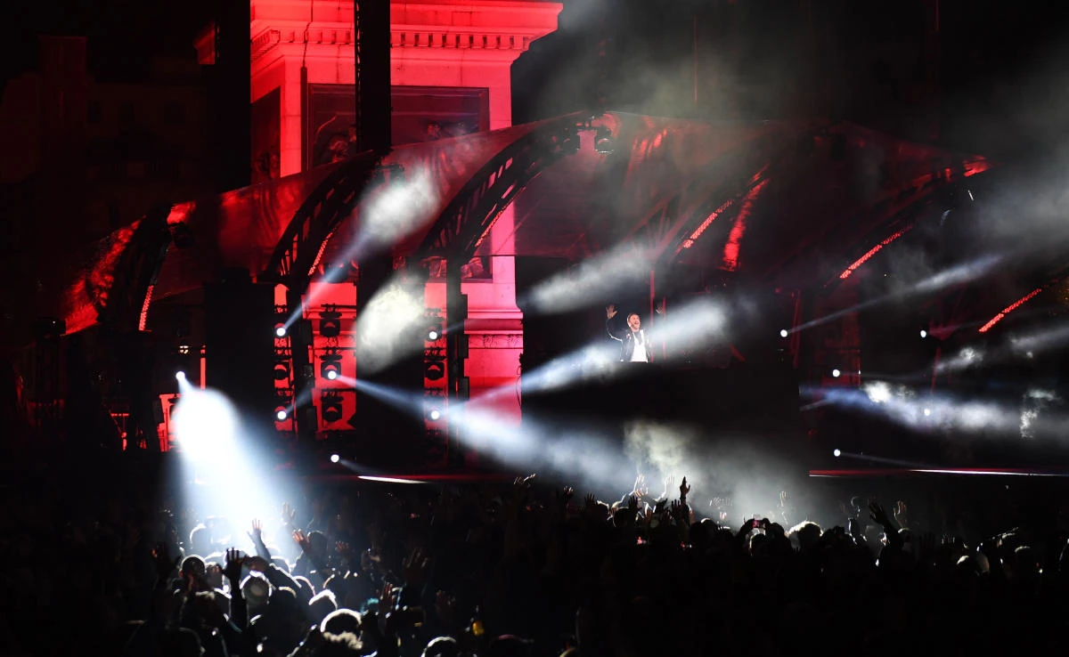 French DJ David Guetta performs on stage in Trafalgar Square in central London on November 11, 2017. (AFP)