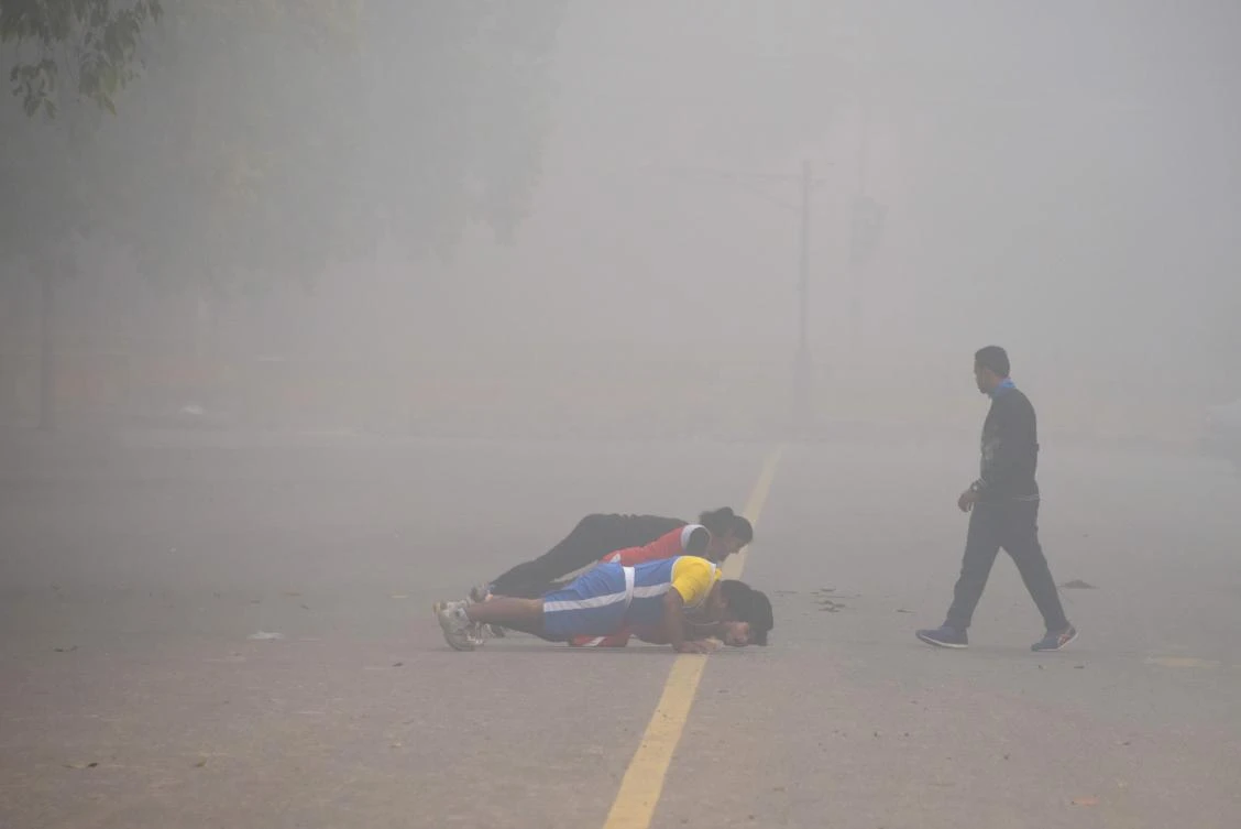 Delhi choked by smog as emergency steps fail to offer respite
