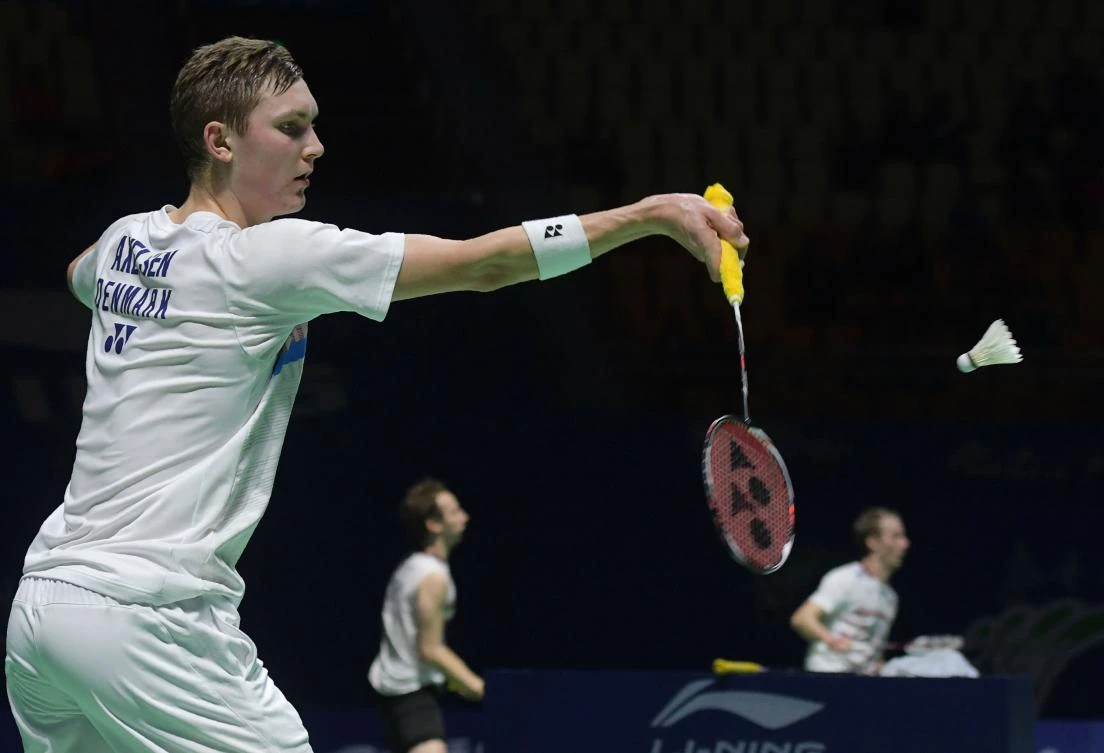 Top-ranked Axelsen sets up mouthwatering badminton final