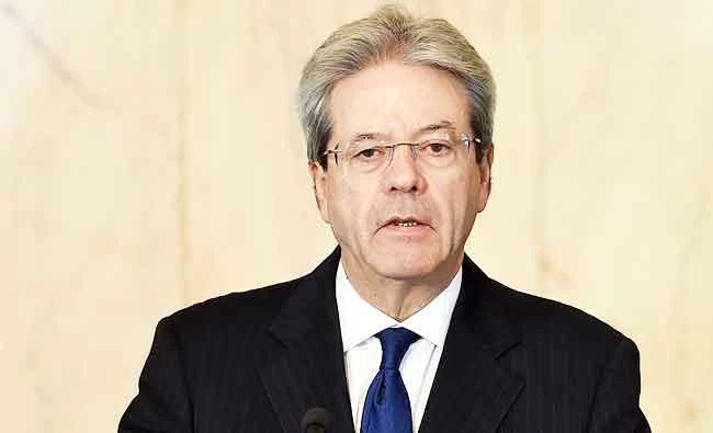 Italian Prime Minister Paolo Gentiloni gives a press conference after his meeting with the Tunisian President in Carthage Palace in the capital Tunis on November 25, 2017. Gentiloni is on a two-day official visit to Tunisia. / AFP / POOL / FETHI BELAID