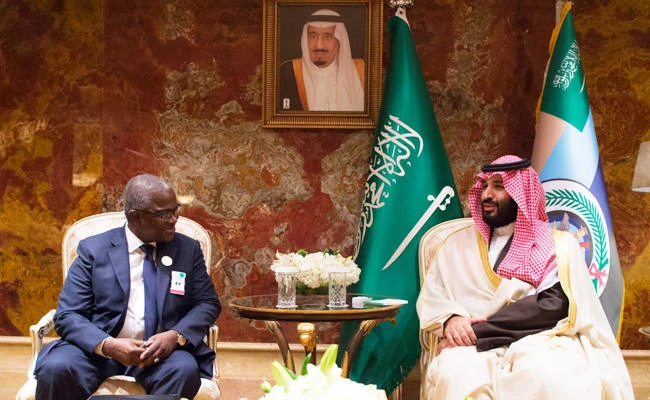 Saudi Crown Prince Mohammed bin Salman meets with Sudanese Defense Minister Lt. Gen. Awad Mohammed bin Oaf in Riyadh on Sunday. (SPA)