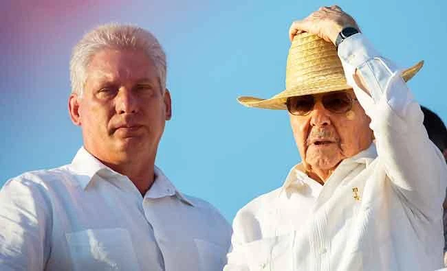 In this May 1, 2016 file photo, Cuba's First Vice President Miguel Diaz-Canel, left, stands with President Raul Castro during the May Day parade in Havana, Cuba. (AP)