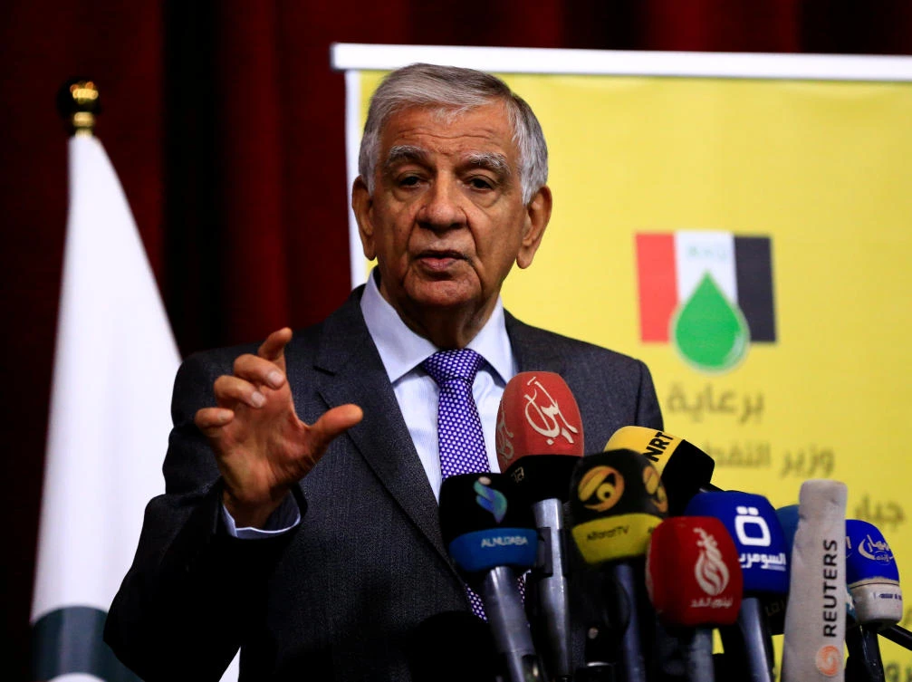 Iraqi Oil Minister Jabar Al-Luaibi speaks during news conference at the ministry of oil in Baghdad, Iraq Nov. 27, 2017. (Reuters/Thaier Al-Sudani)