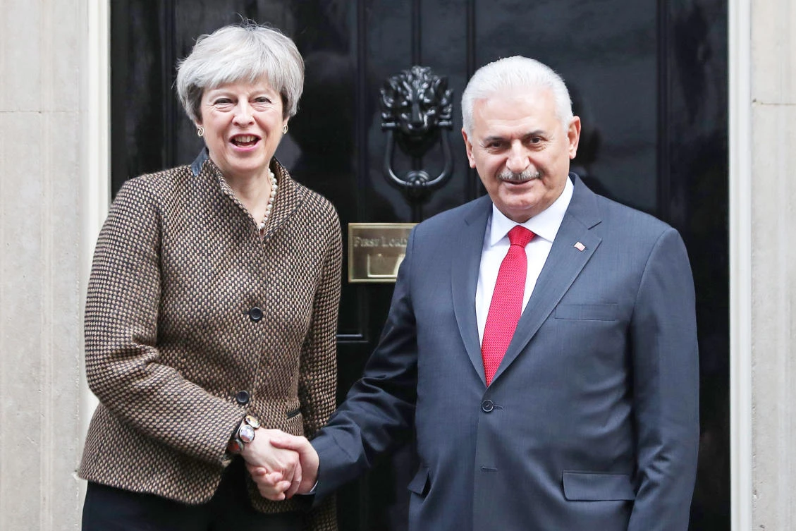 Turkey threatens to scrap refugee deal over Kurdish role in Syria peace talks
