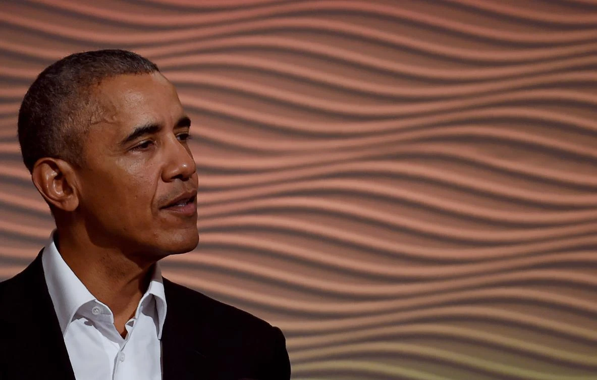 Former US president Barack Obama arrives for his address to the Hindustan Times Leadership Summit in the Indian capital New Delhi on Dec. 1, 2017. Former US president Barack Obama launched a veiled barb at his successor Donald Trump on Nov. 1, saying there is “a pause in American leadership” on climate change. (AFP/Money Sharma)
