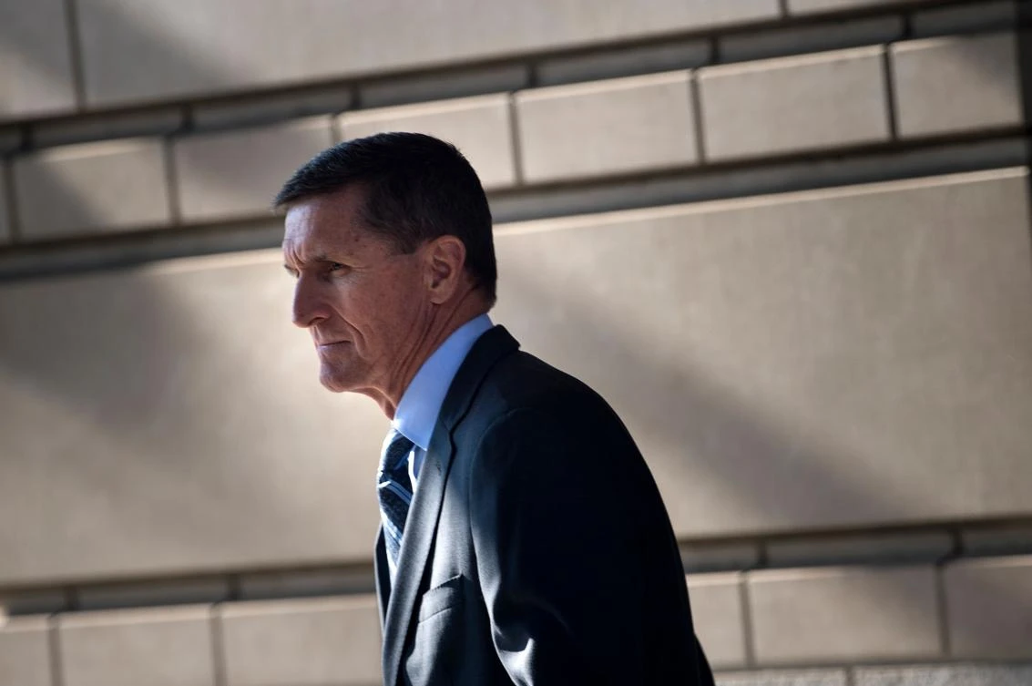 Ex-Trump aide Flynn pleads guilty to lying about Russia links