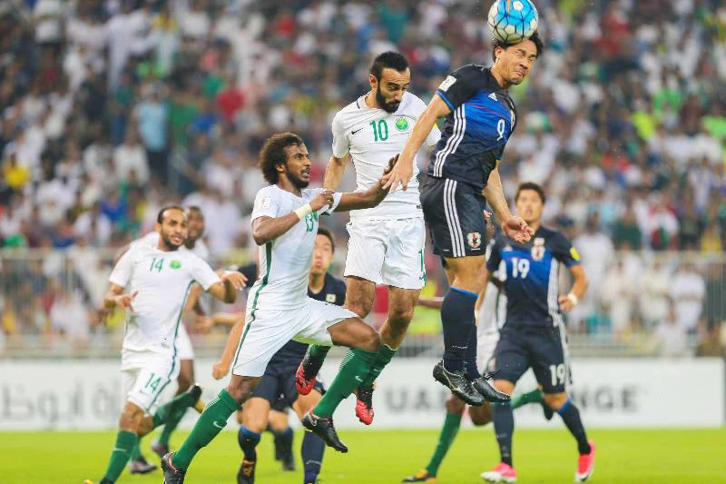 Saudi Arabia will have to scrap for every ball in Russia next summer, but they also know that a lot of pressure will be placed on the hosts when the two sides do battle on Jun. 14 at the Luzhniki Stadium. (AP)