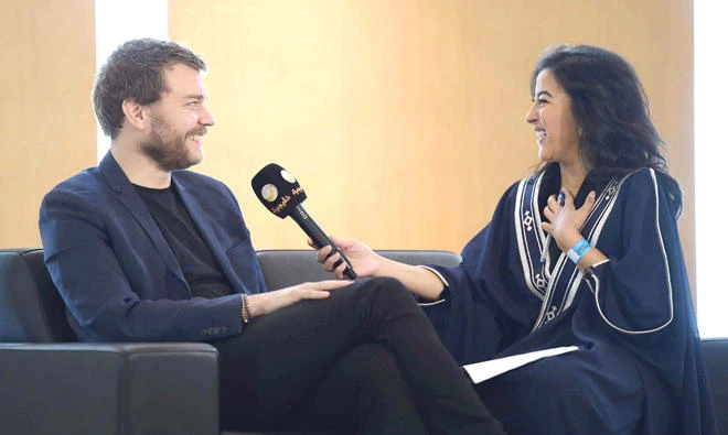 Danish actor Pilou Asbæk being interviewed by Rotana Khalijia.