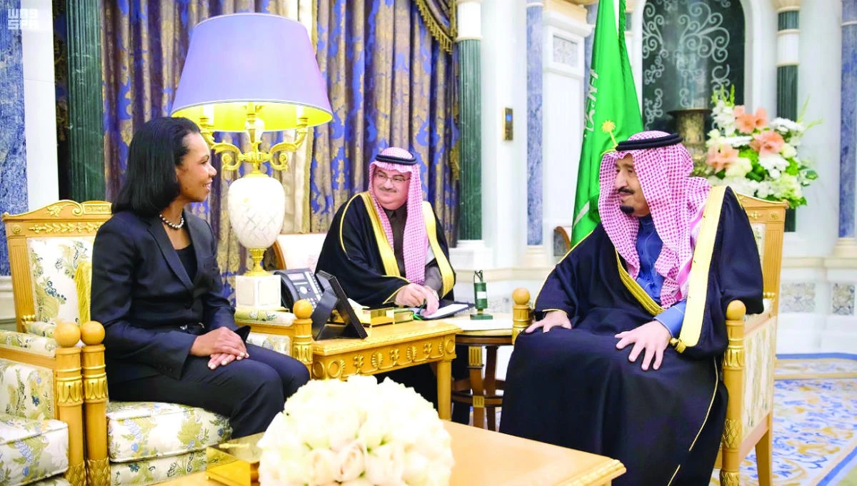King Salman meets with former US Secretary of State Condoleezza Rice in Riyadh on Tuesday. The former US official also met Crown Prince Mohammed bin Salman. They discussed a number of issues of common interest. (SPA)