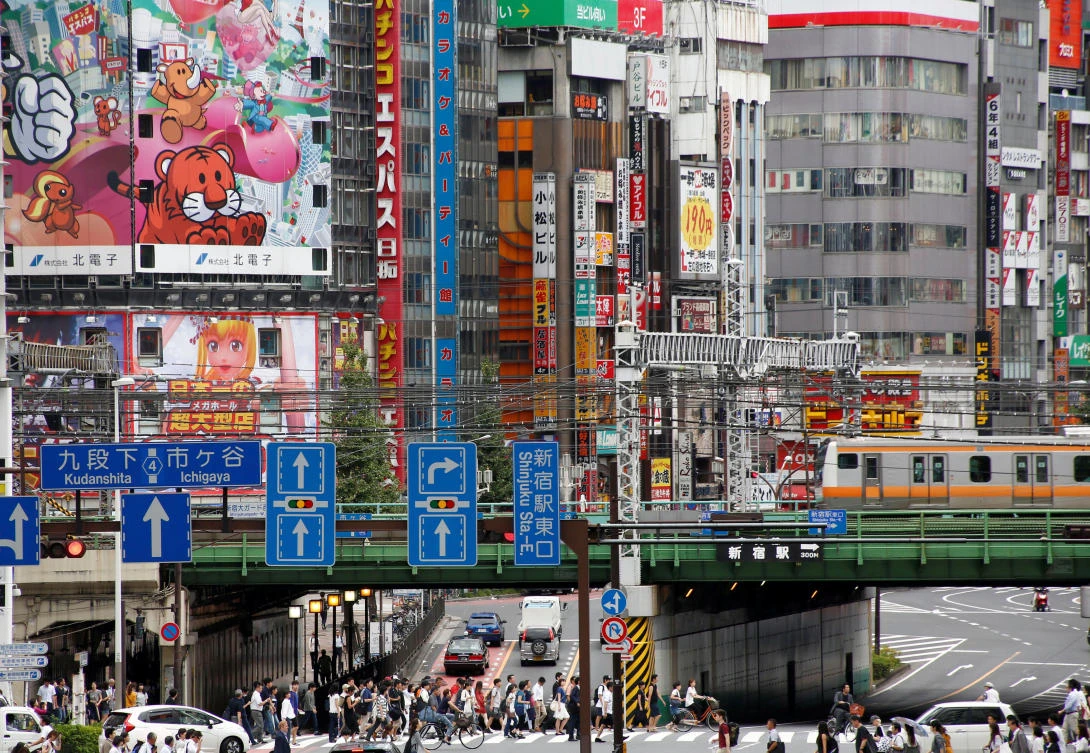 Economists, however, say the rate of growth reported is unsustainable, but they are still confident that the Japanese economy will continue to expand next year at a moderate pace. (Reuters)