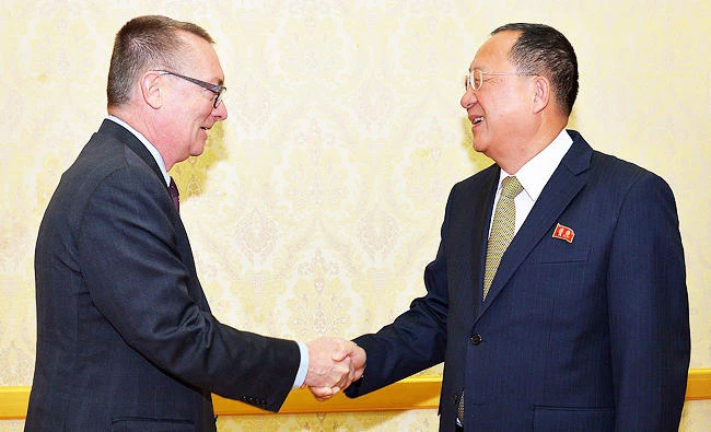 North Korea's Foreign Minister Ri Yong-Ho meets with Jeffrey Feltman, UN undersecretary-general for political affairs, in Pyongyang, North Korea, in this photo released by North Korea's Korean Central News Agency (KCNA) on December 7, 2016. (KCNA via REUTERS)