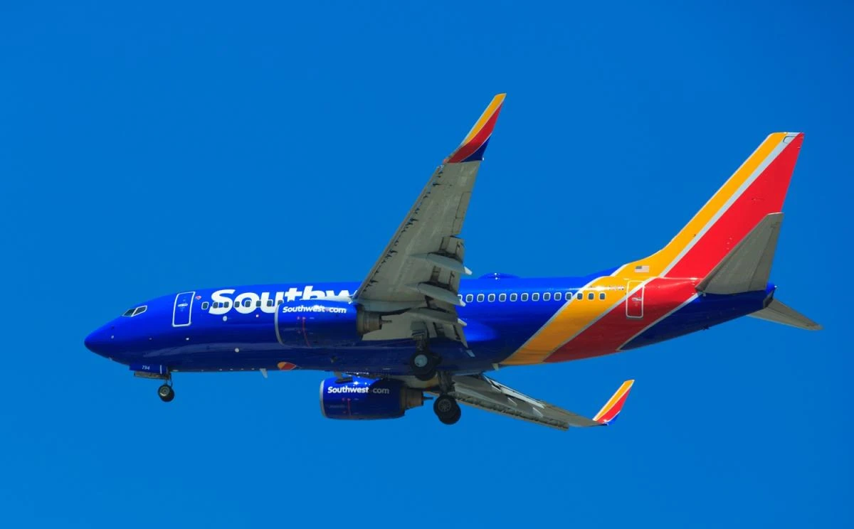 Smoker arrested after yelling death threats on plane