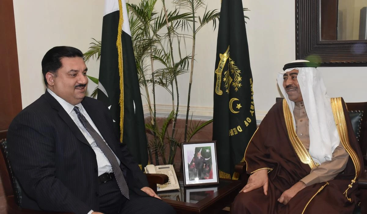 Saudi Arabia, Pakistan discuss defense cooperation