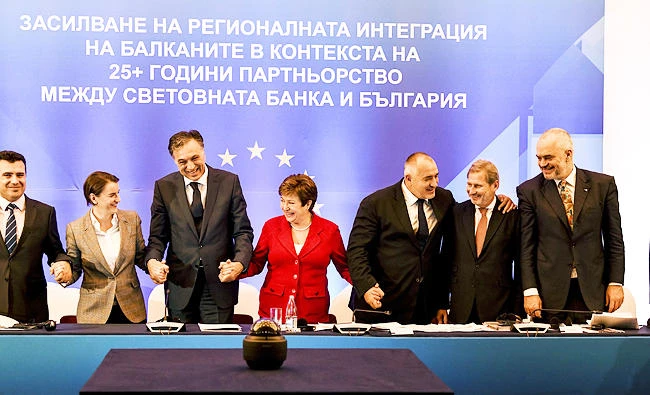(L to R) Macedonia's Prime Minister Zoran Zaev, Serbia's Prime Minister Ana Brnabic, Montenegro's President Filip Vujanovic, Chief Executive Officer of the World Bank Kristalina Georgieva, Bulgarian Prime Minister Boyko Borisov, Bosnia and Herzegovina's Minister of Foreign Trade and Economic Relations Marko Sarovic, Albania's Prime Minister Edi Rama and Kosovo President Hasim Taci pose for a photo during a summit to support regional integration in the Western Balkans region in Sofia, in this December 7, 2017 photo. (AFP)