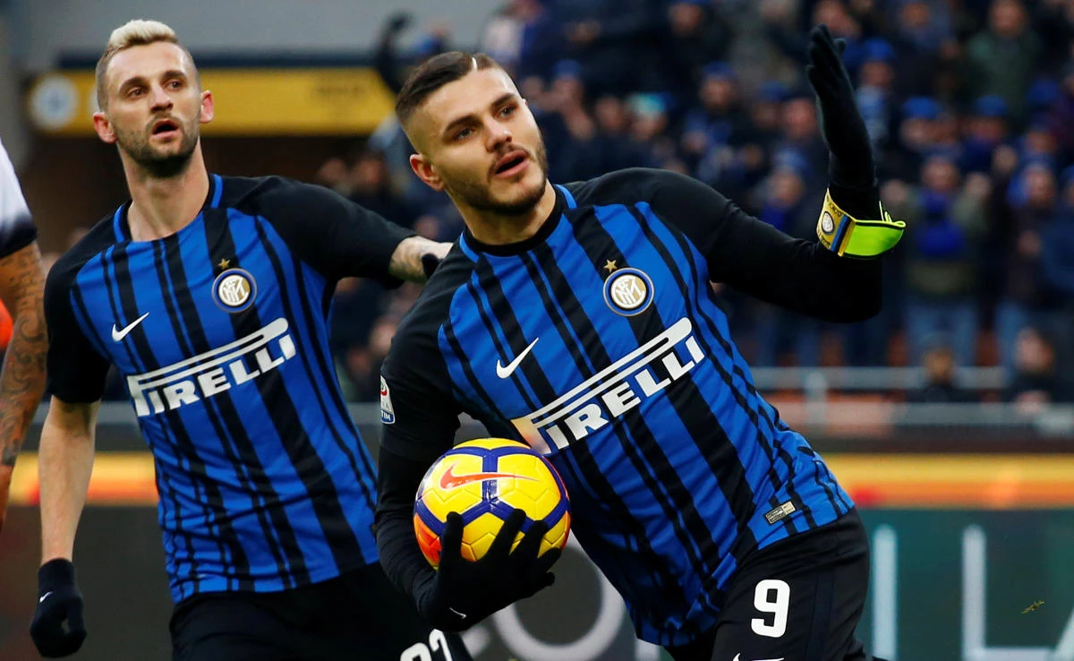 Inter Milan’s Mauro Icardi celebrates scoring their first goal with Marcelo Brozovic, Dec.16, 2017. (REUTERS)