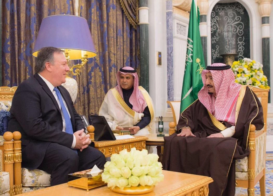 Saudi King Salman (R) and Director of CIA Mike Pompeo. (SPA)